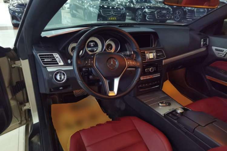 Used Mercedes-Benz E-Class 2014 E 260 Coupe Center Console