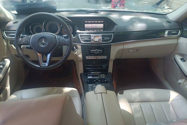 Used Mercedes-Benz E-Class 2014 Revised E 260 L Sport Luxury Edition Center Console