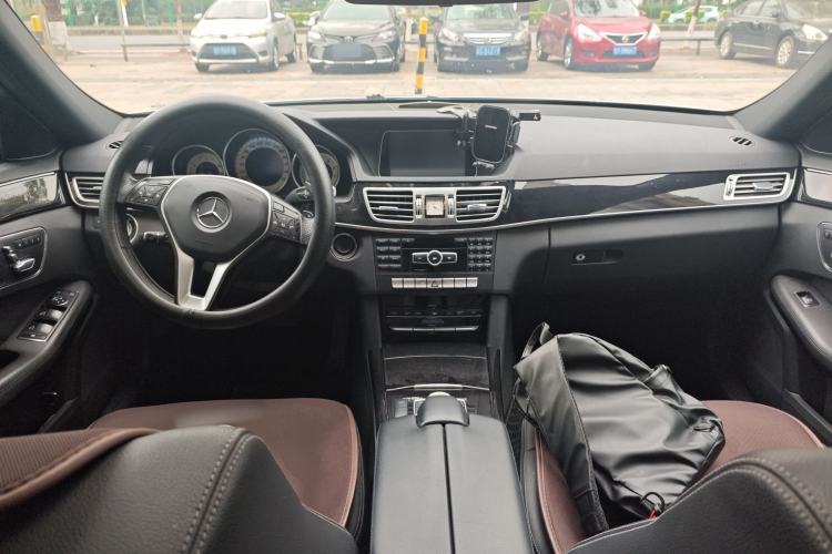 Used Mercedes-Benz E-Class 2014 Restyled E 260 L Sport Edition Center Console