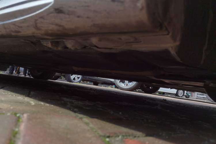 Used Mercedes-Benz E-Class 2014 Restyled E 260 L Sport Edition Chassis Front Right