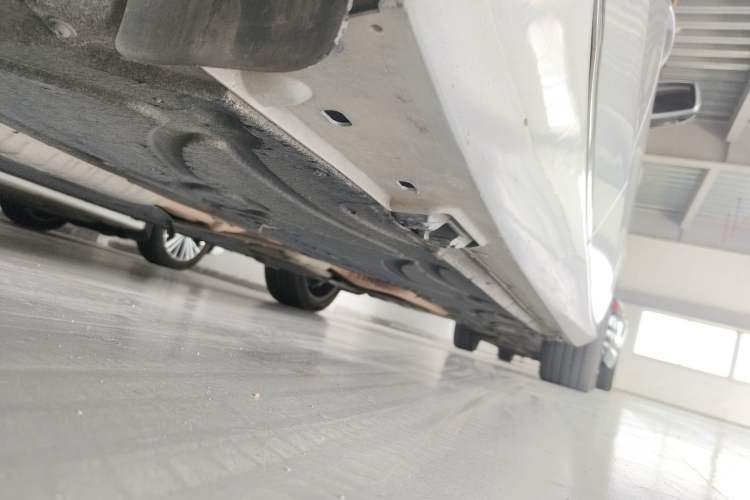 Used Mercedes-Benz E-Class 2014 E 260 L Luxury Model Chassis Rear Right