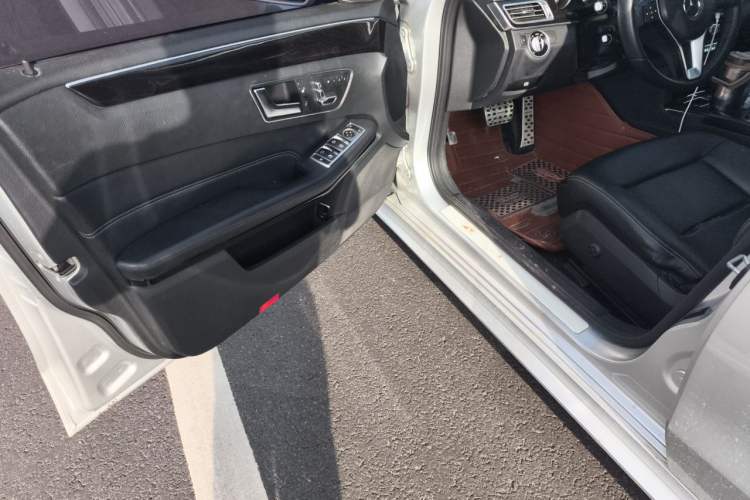 Used Mercedes-Benz E-Class 2014 Restyled E 260 L Sport Edition Driver Seat