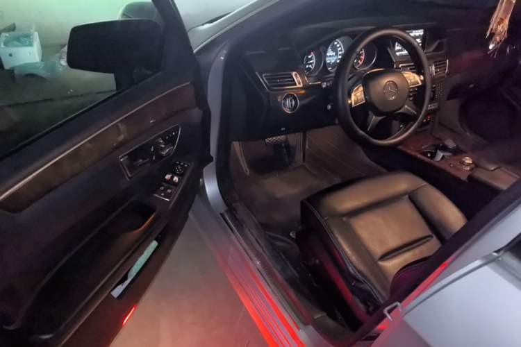 Used Mercedes-Benz E-Class 2014 E 260 L Driver Seat
