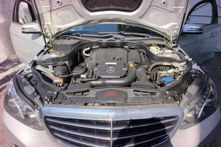 Used Mercedes-Benz E-Class 2014 Facelifted E 260 L Luxury Edition Engine Bay