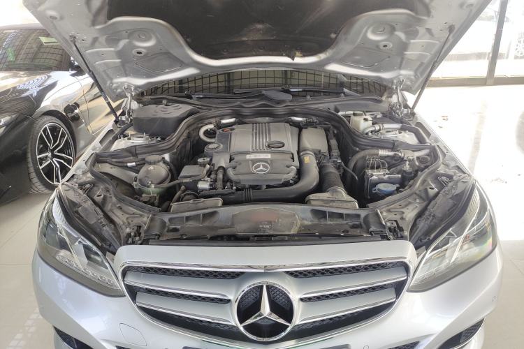 Used Mercedes-Benz E-Class 2014 E 260 L Sport Edition Engine Bay