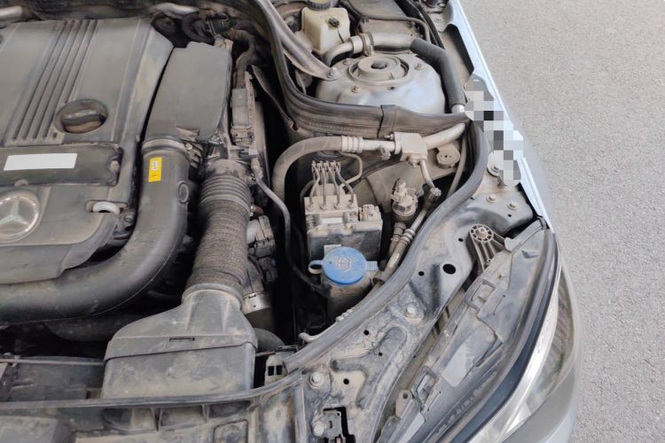 Used Mercedes-Benz E-Class 2014 Restyled E 260 L Sport Edition Engine Bay Left