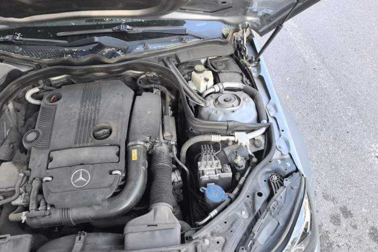 Used Mercedes-Benz E-Class 2014 E 260 L Luxury Model Engine Bay Left
