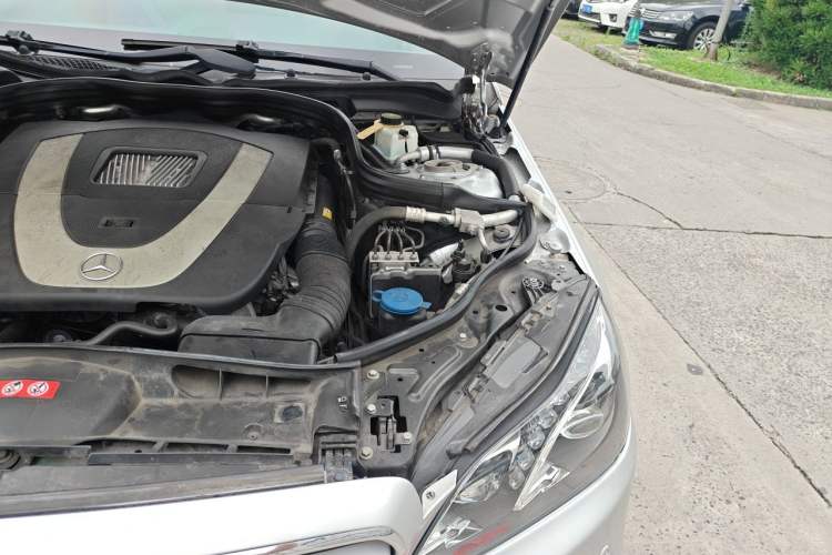 Used Mercedes-Benz E-Class 2014 E 300 L Sport Luxury Edition Engine Bay Left