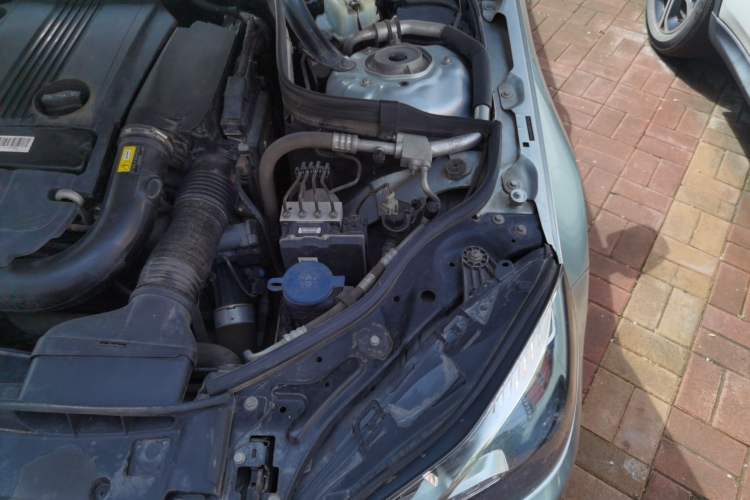 Used Mercedes-Benz E-Class 2014 Restyled E 260 L Sport Edition Engine Bay Left