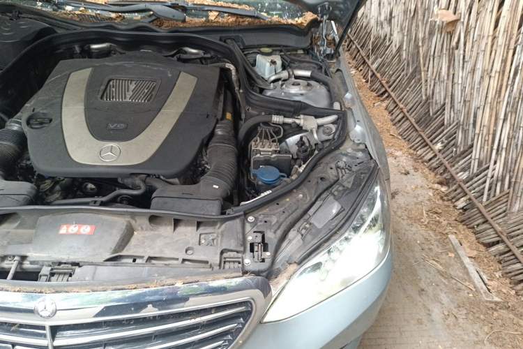 Used Mercedes-Benz E-Class 2014 E 300 L Engine Bay Left