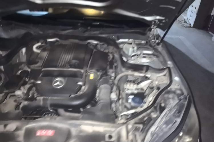 Used Mercedes-Benz E-Class 2014 E 260 L Engine Bay Left