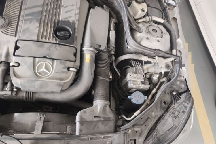 Used Mercedes-Benz E-Class 2014 E 260 L Luxury Model Engine Bay Left