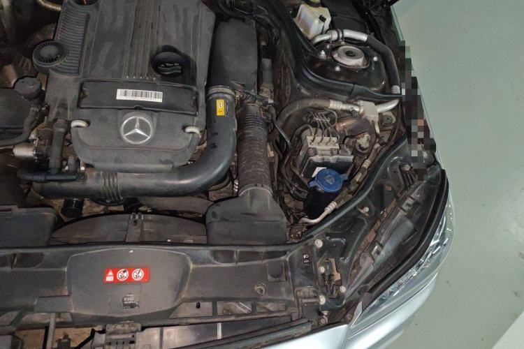 Used Mercedes-Benz E-Class 2014 Revised E 260 L Sport Luxury Edition Engine Bay Left