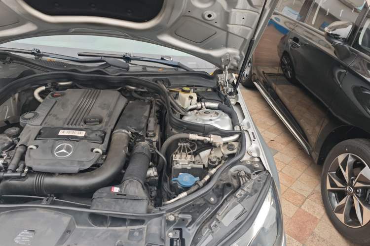 Used Mercedes-Benz E-Class 2014 Restyled E 260 L Sport Edition Engine Bay Left