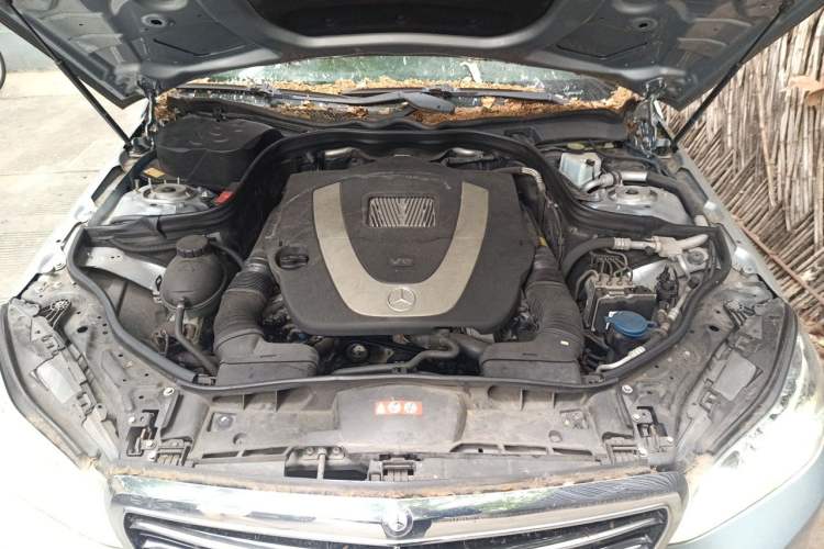 Used Mercedes-Benz E-Class 2014 E 300 L Engine Bay