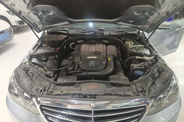 Used Mercedes-Benz E-Class 2014 E 260 L Luxury Model Engine Bay