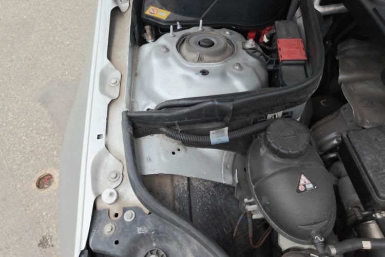 Used Mercedes-Benz E-Class 2014 E 260 L Luxury Model Engine Bay Right