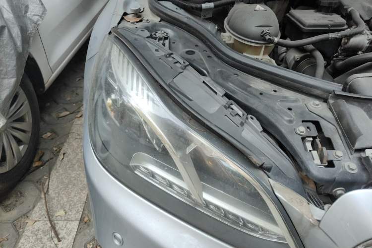 Used Mercedes-Benz E-Class 2014 Restyled E 260 L Sport Edition Engine Bay Right