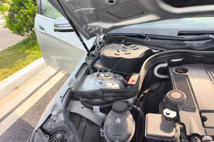 Used Mercedes-Benz E-Class 2014 Restyled E 260 L Sport Edition Engine Bay Right