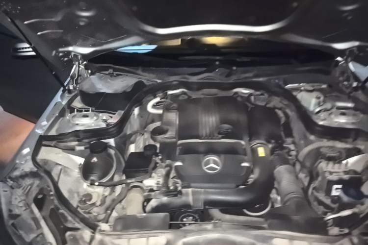 Used Mercedes-Benz E-Class 2014 E 260 L Engine Bay Right
