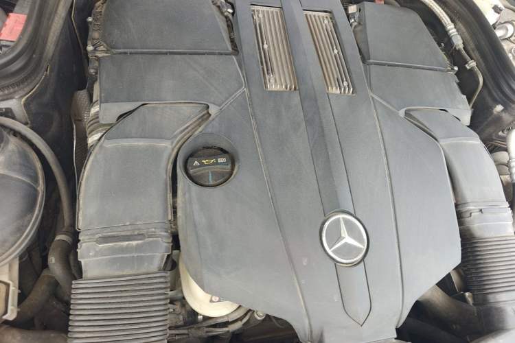 Used Mercedes-Benz E-Class 2014 E 400 L Sport Luxury Edition Engine Bay Right