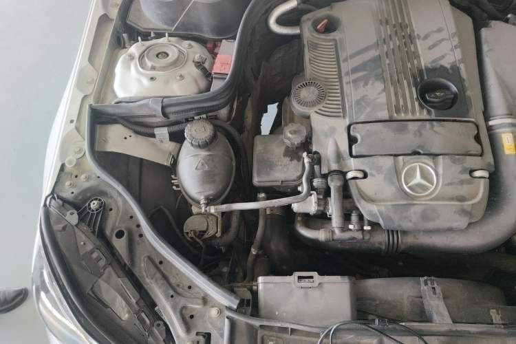Used Mercedes-Benz E-Class 2014 E 260 L Luxury Model Engine Bay Right