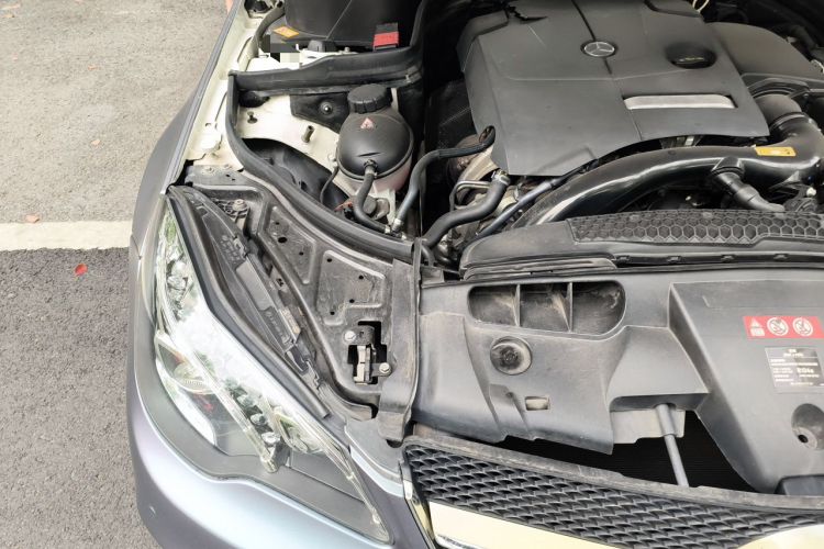 Used Mercedes-Benz E-Class 2014 E 260 Coupe Engine Bay Right