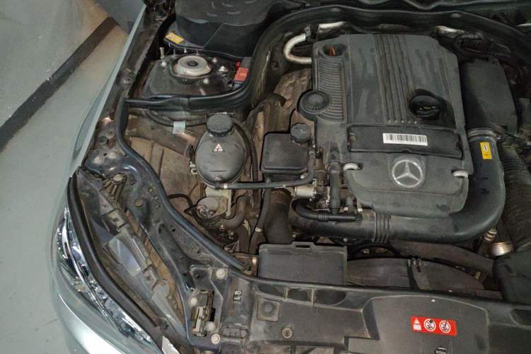 Used Mercedes-Benz E-Class 2014 Revised E 260 L Sport Luxury Edition Engine Bay Right