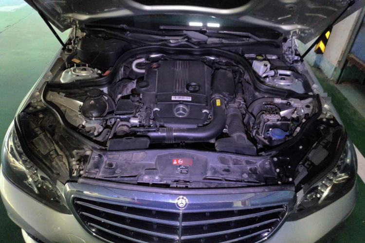 Used Mercedes-Benz E-Class 2014 E 260 L Luxury Model Engine Bay