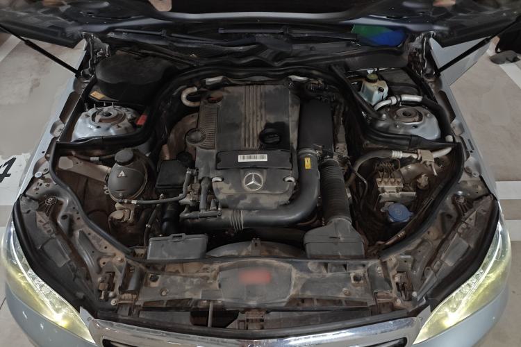 Used Mercedes-Benz E-Class 2014 E 260 L Engine Bay