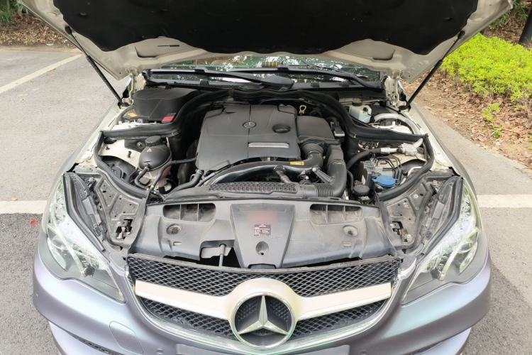 Used Mercedes-Benz E-Class 2014 E 260 Coupe Engine Bay