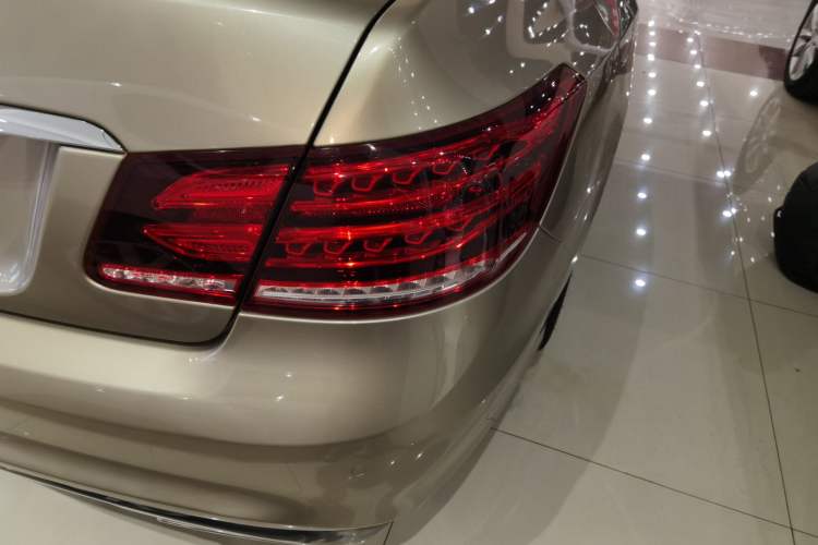Used Mercedes-Benz E-Class 2014 E 260 Coupe Exterior 2