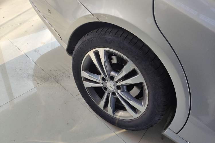 Used Mercedes-Benz E-Class 2014 E 260 L Sport Edition Exterior 3