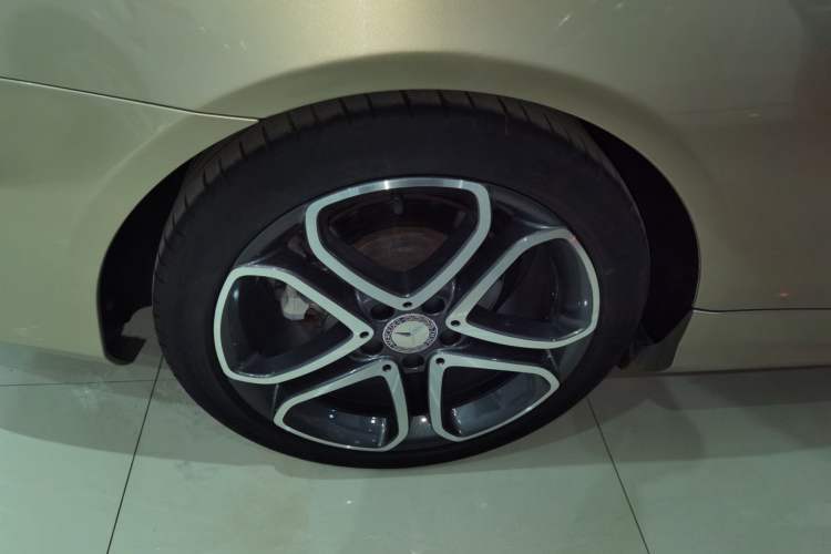 Used Mercedes-Benz E-Class 2014 E 260 Coupe Exterior 4