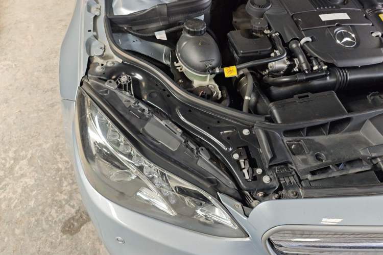 Used Mercedes-Benz E-Class 2014 Revised E 260 L Sport Luxury Edition Exterior 6