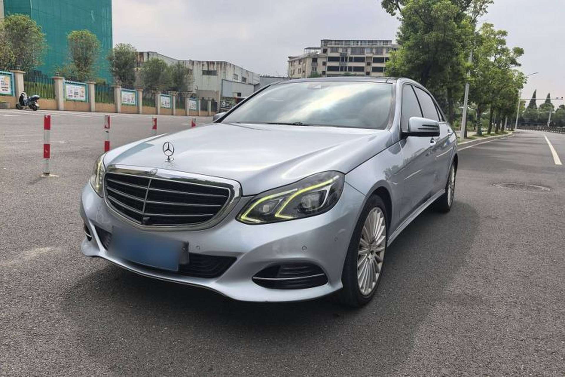 Used Mercedes-Benz E-Class 2014 E 260 L Luxury Model Front Left 45 Deg