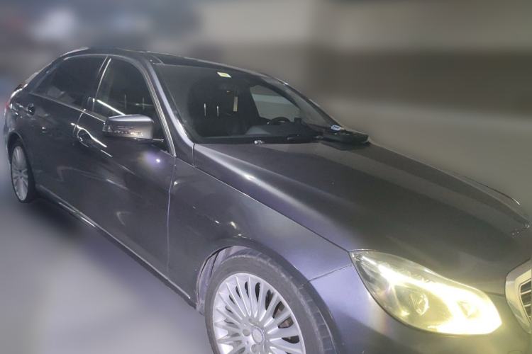 Used Mercedes-Benz E-Class 2014 E 260 L Front Right 45 Deg