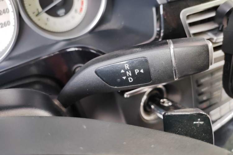 Used Mercedes-Benz E-Class 2014 Restyled E 260 L Sport Edition Gear Lever