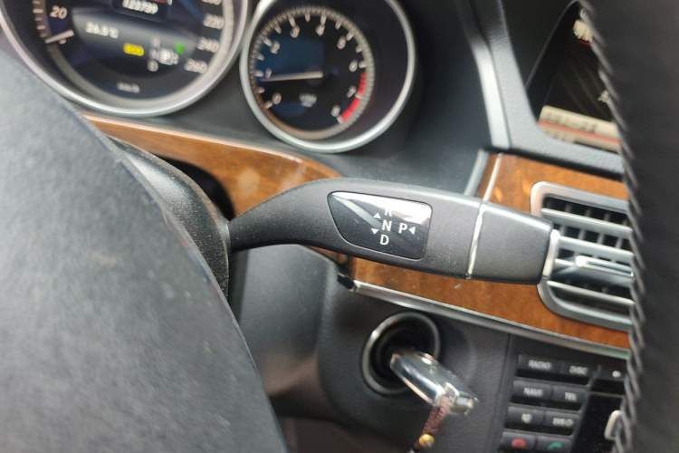 Used Mercedes-Benz E-Class 2014 E 260 L Gear Lever