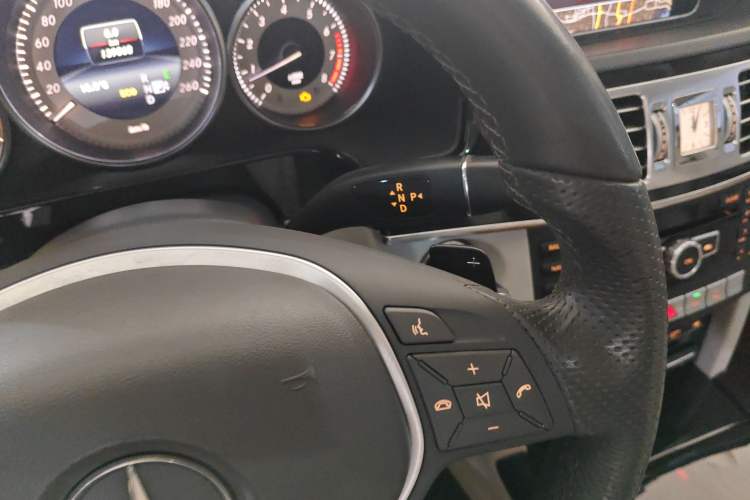 Used Mercedes-Benz E-Class 2014 E 260 L Sport Edition Gear Lever