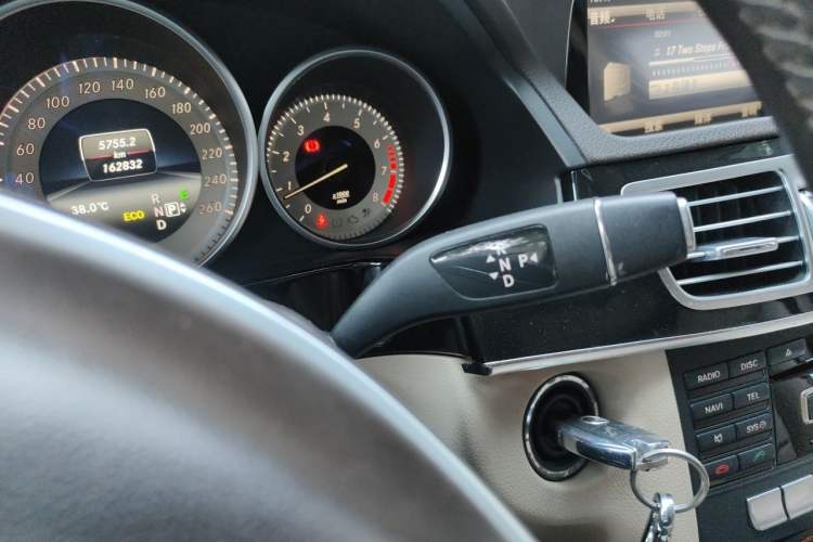 Used Mercedes-Benz E-Class 2014 Restyled E 260 L Sport Edition Gear Lever