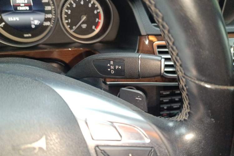 Used Mercedes-Benz E-Class 2014 E 300 L Gear Lever