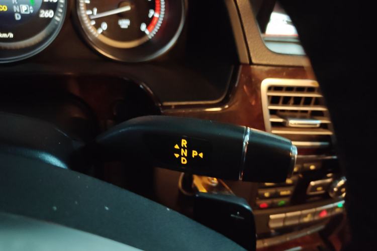 Used Mercedes-Benz E-Class 2014 E 260 L Gear Lever