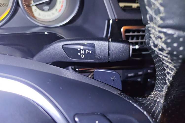 Used Mercedes-Benz E-Class 2014 Revised E 260 L Sport Luxury Edition Gear Lever