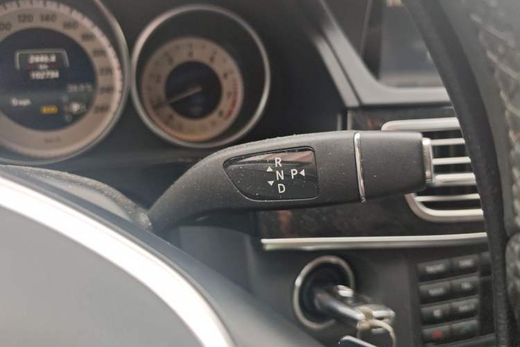 Used Mercedes-Benz E-Class 2014 Restyled E 260 L Sport Edition Gear Lever