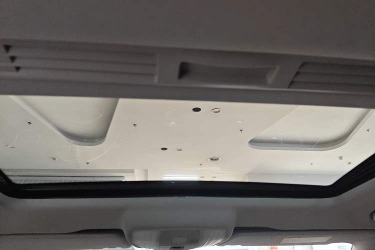 Used Mercedes-Benz E-Class 2014 E 260 L Sport Edition Headliner
