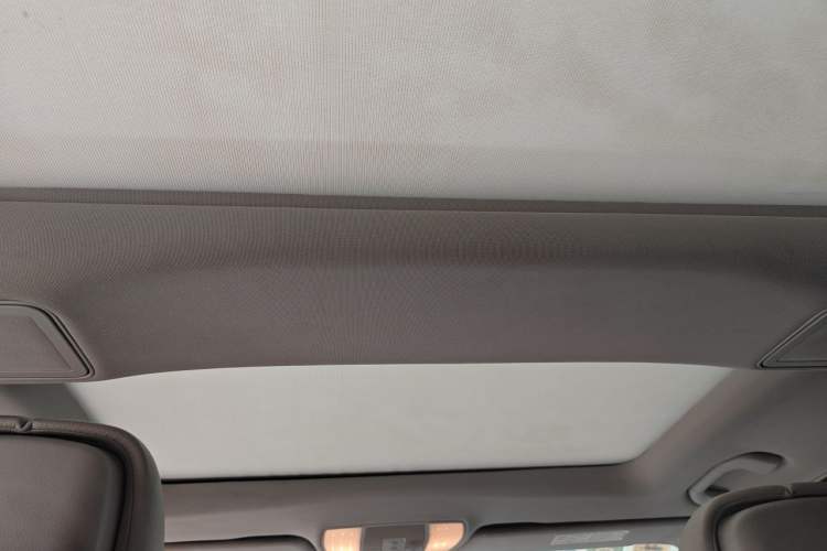 Used Mercedes-Benz E-Class 2014 E 300 L Sport Luxury Edition Headliner
