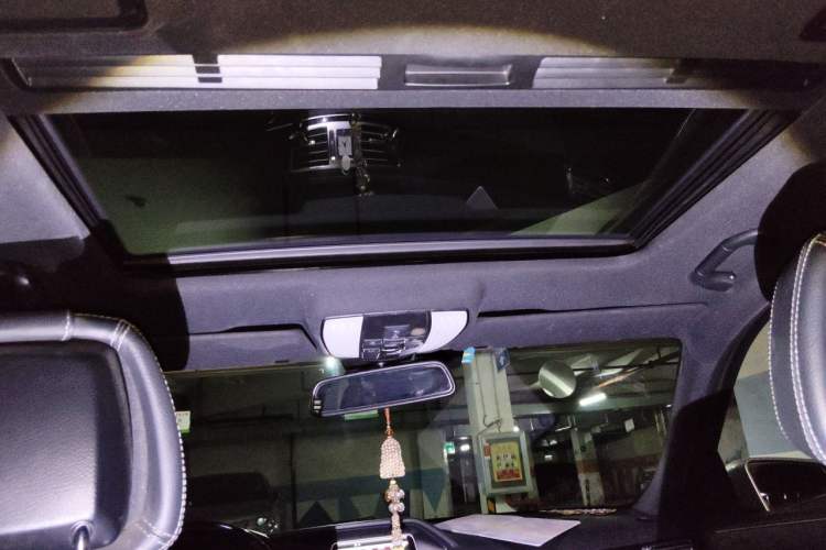 Used Mercedes-Benz E-Class 2014 E 300 L Sport Edition Headliner