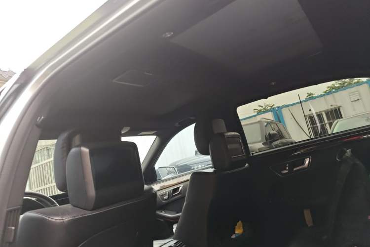 Used Mercedes-Benz E-Class 2014 E 300 L Headliner