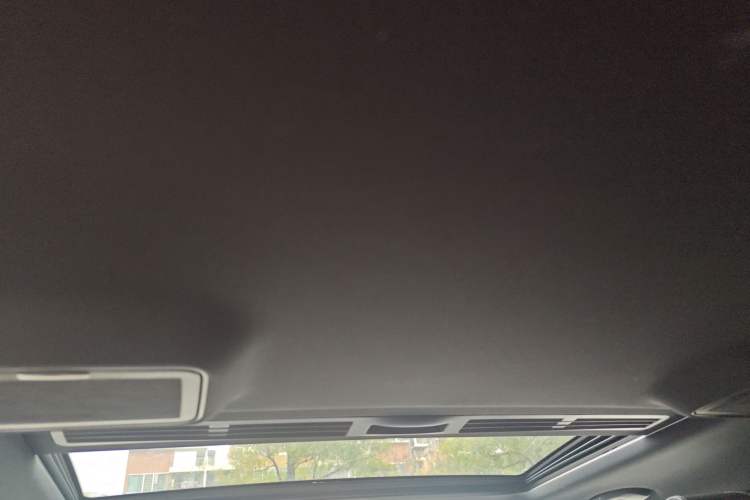 Used Mercedes-Benz E-Class 2014 Restyled E 260 L Sport Edition Headliner